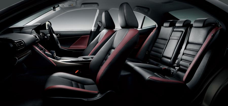 Интерьер Lexus IS350 2016 года  (JP) (фото 3 из 4)